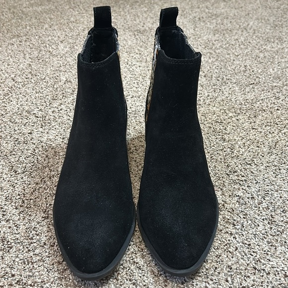CROWN VINTAGE Tolana black suede animal print ankle booties size 8.5 - Picture 6 of 16